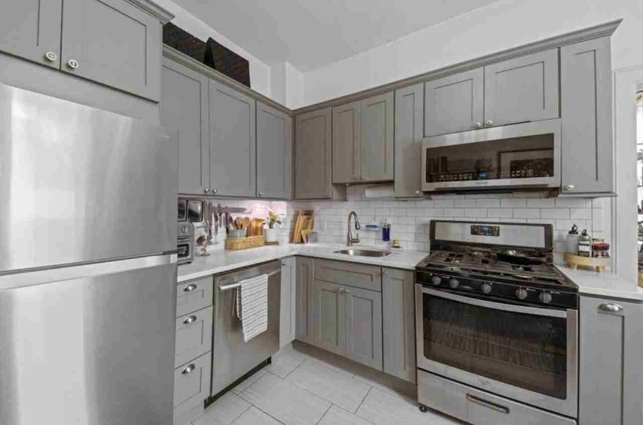 106 Bowers St #1 - Photo 4 of 13