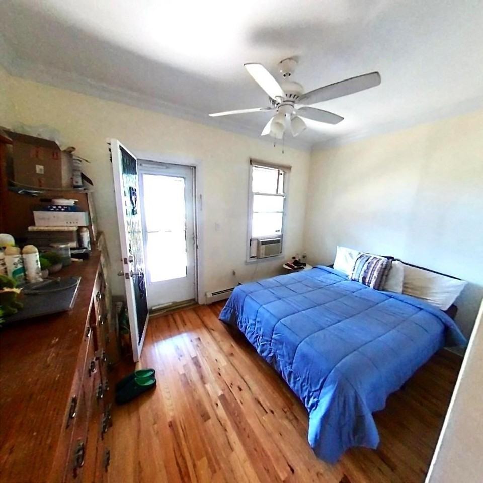 405 2nd St #1R - Photo 4 of 12