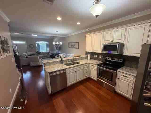 817 Mayo Ln - Photo 4 of 17
