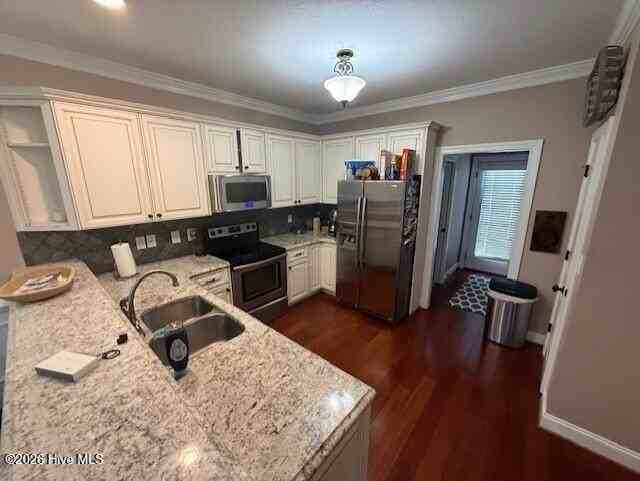 817 Mayo Ln - Photo 5 of 17