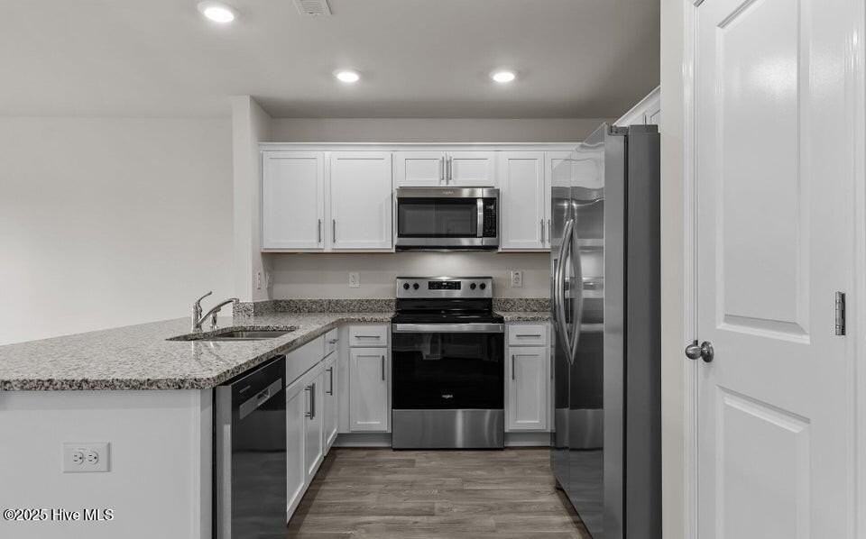 2305 Gracie Ln - Photo 5 of 32