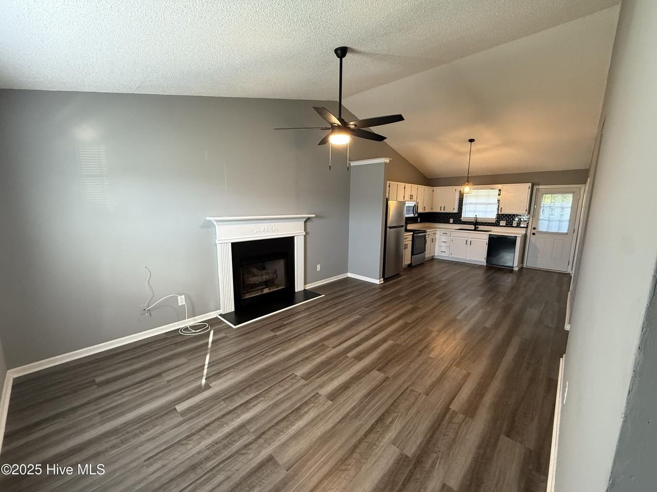 1200 Peyton Cir #A - Photo 2 of 9