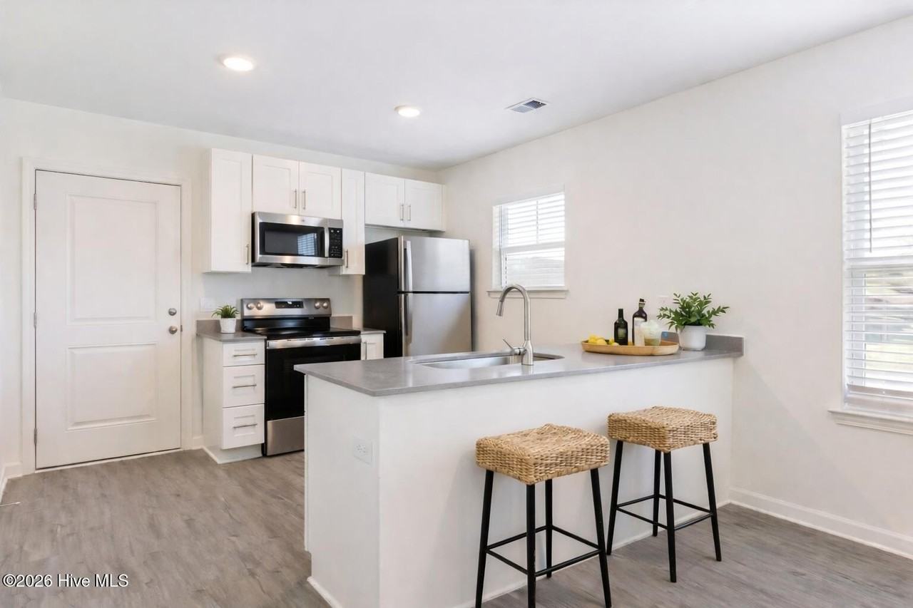 710 Taylor St #D - Photo 4 of 10