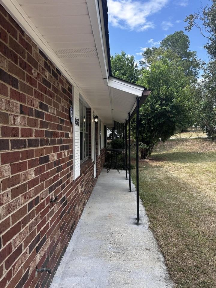 2377 Dublin Dr - Photo 2 of 24