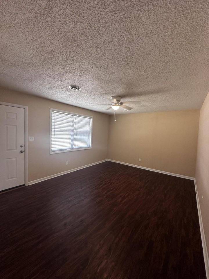 2377 Dublin Dr - Photo 3 of 24