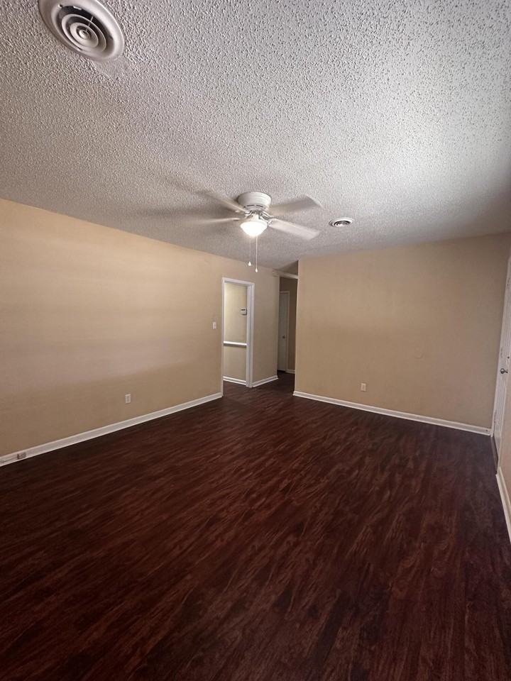 2377 Dublin Dr - Photo 4 of 24