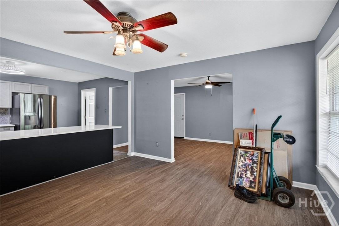 1621 Cloverdale Dr - Photo 4 of 26