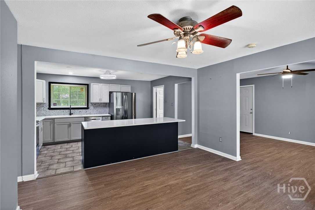1621 Cloverdale Dr - Photo 6 of 26