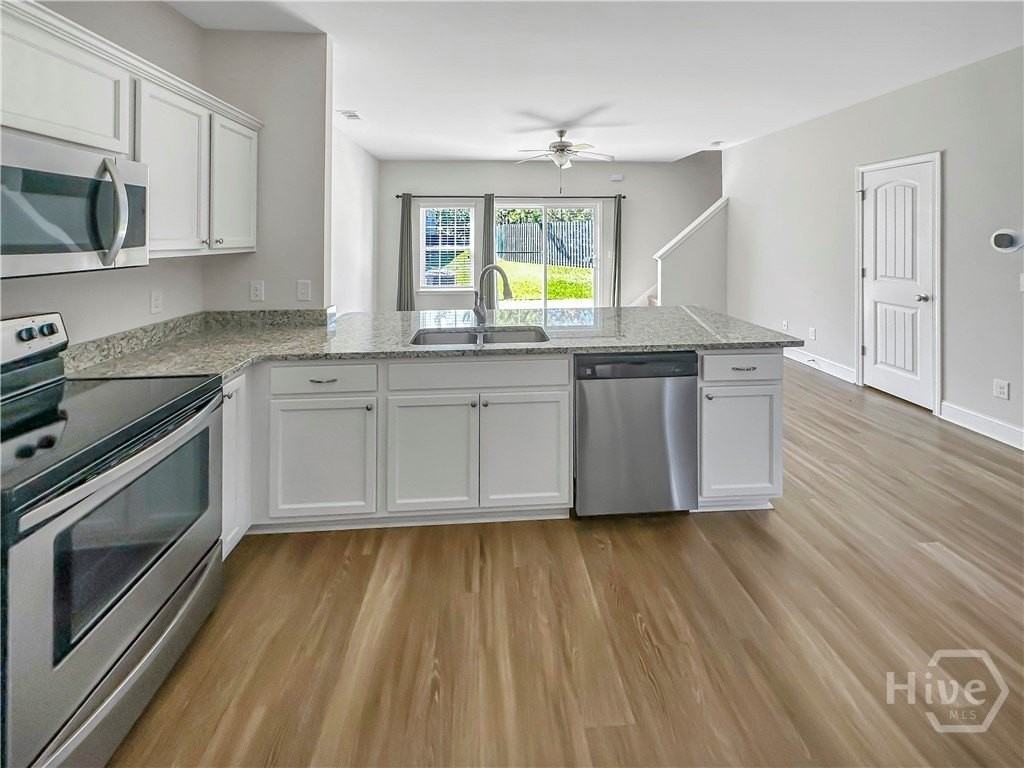 100 Regis Way - Photo 7 of 24