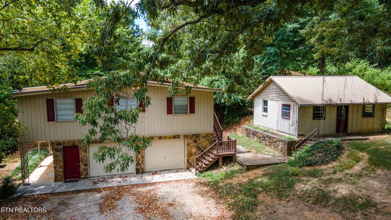 630 Colonial Dr - Photo 5 of 45