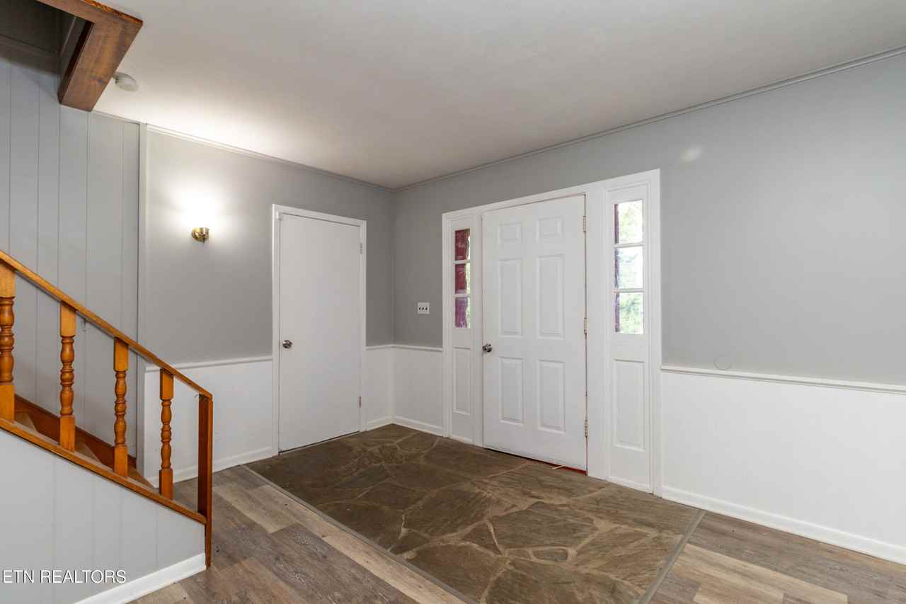 630 Colonial Dr - Photo 6 of 45