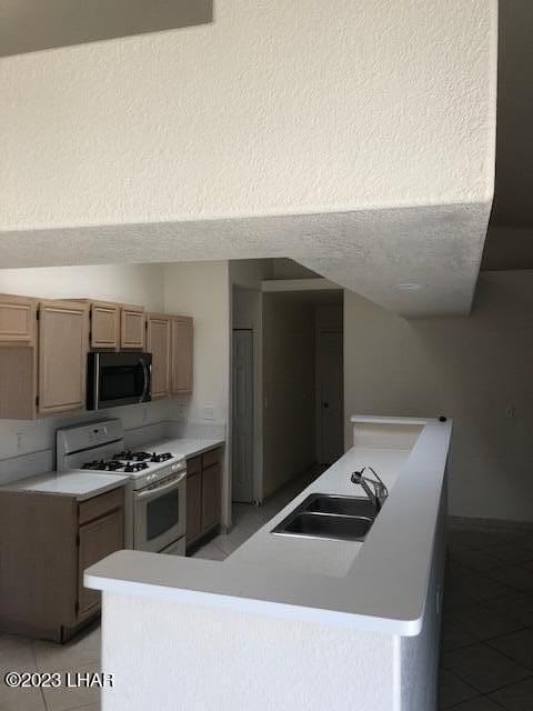 3490 Chemehuevi Blvd - Photo 5 of 12