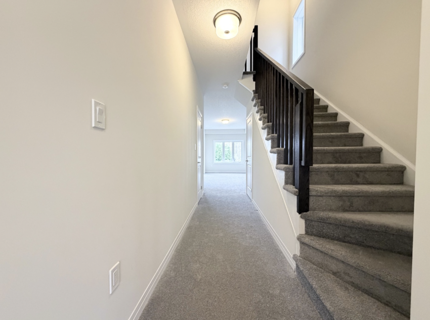 660 Colborne St W - Photo 3 of 10
