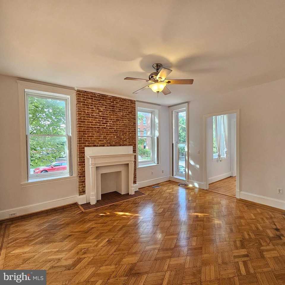 1829 Eutaw Pl