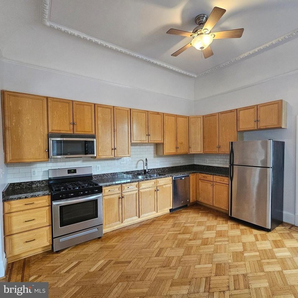1829 Eutaw Pl - Photo 4 of 17