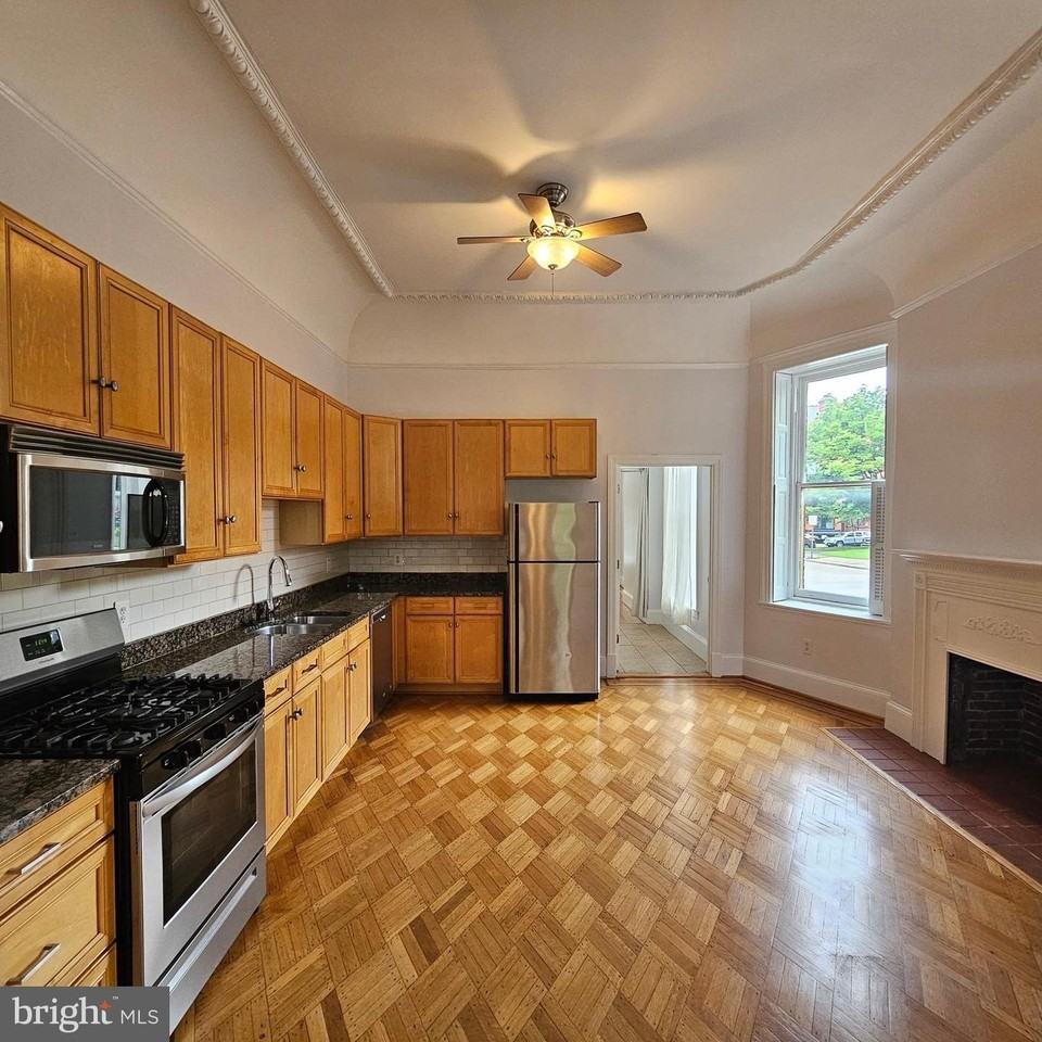 1829 Eutaw Pl - Photo 5 of 17