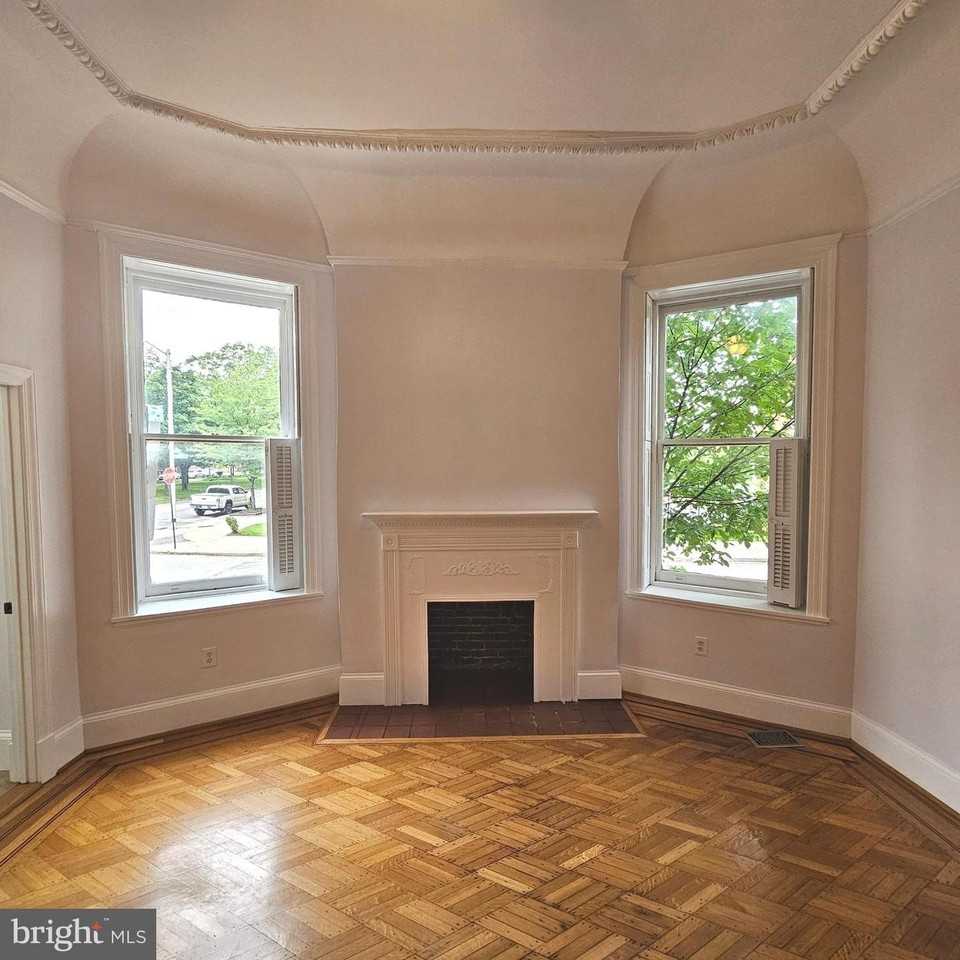 1829 Eutaw Pl - Photo 6 of 17