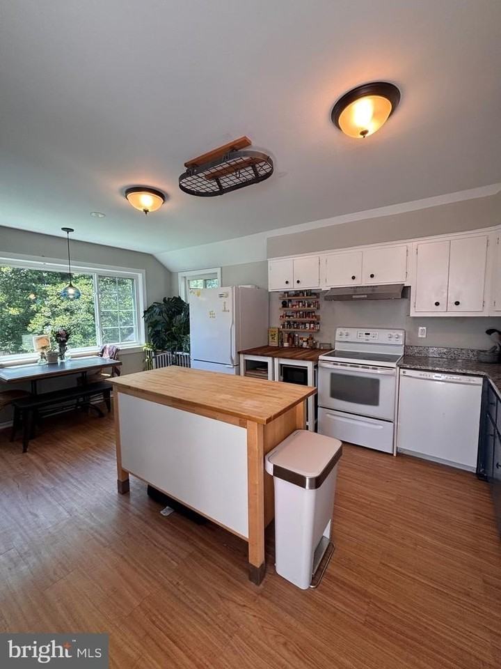 12602 Gould Rd - Photo 6 of 32