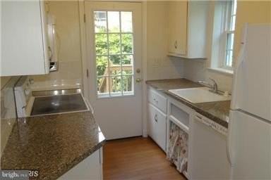 3305 Camalier Dr - Photo 6 of 21