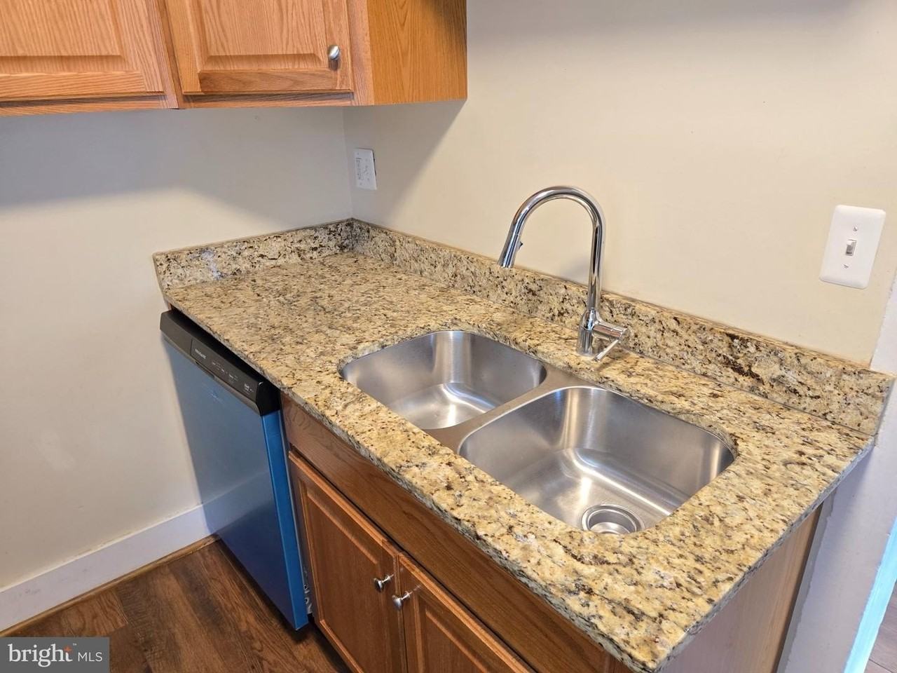 24 E Pall Mall St - Photo 2 of 8