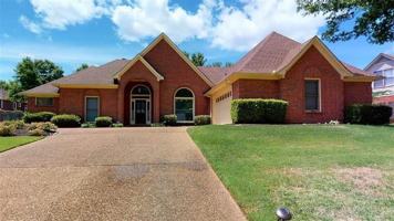 featured image of 605 Alexandria Dr