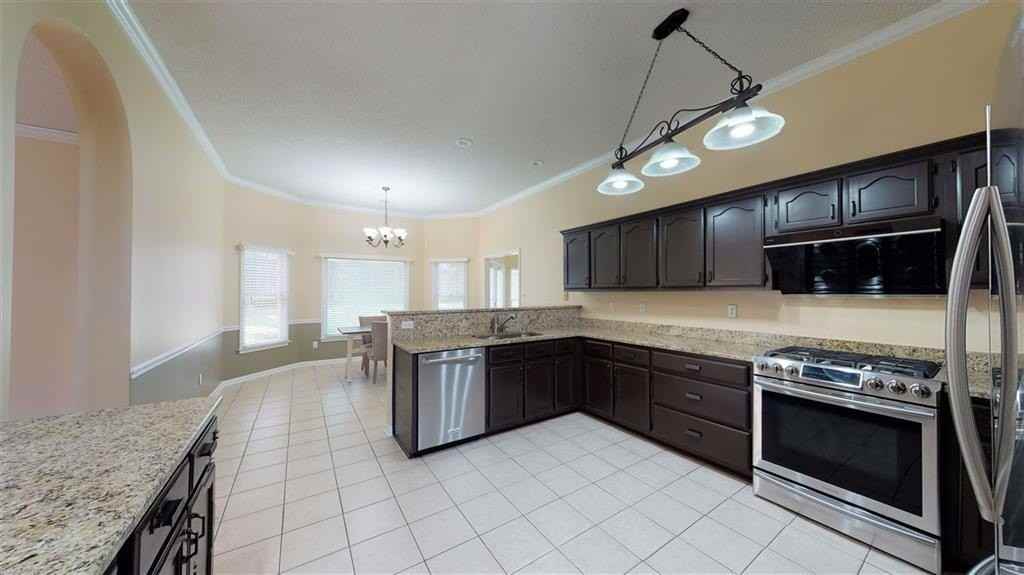 605 Alexandria Dr - Photo 4 of 14