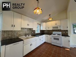 featured image of 100 Summit Ave #2