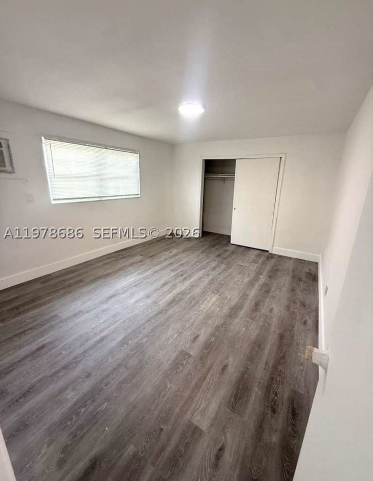 12195 W Dixie Hwy #6E - Photo 7 of 16