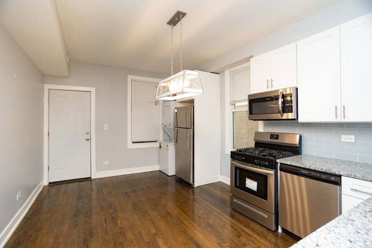2657 N Ridgeway Ave #3 - Photo 4 of 8