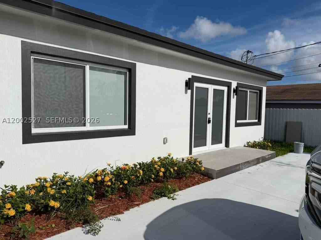 831 Se 9th Ave