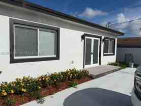 831 Se 9th Ave - Photo 1 of 1