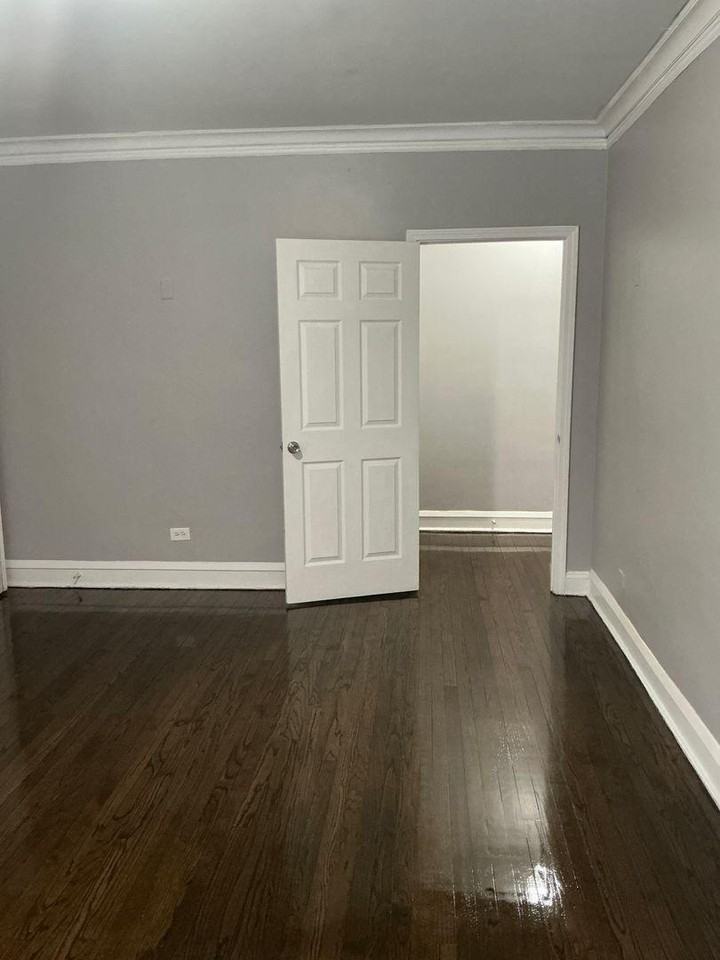 7658 S Ingleside Ave - Photo 7 of 10