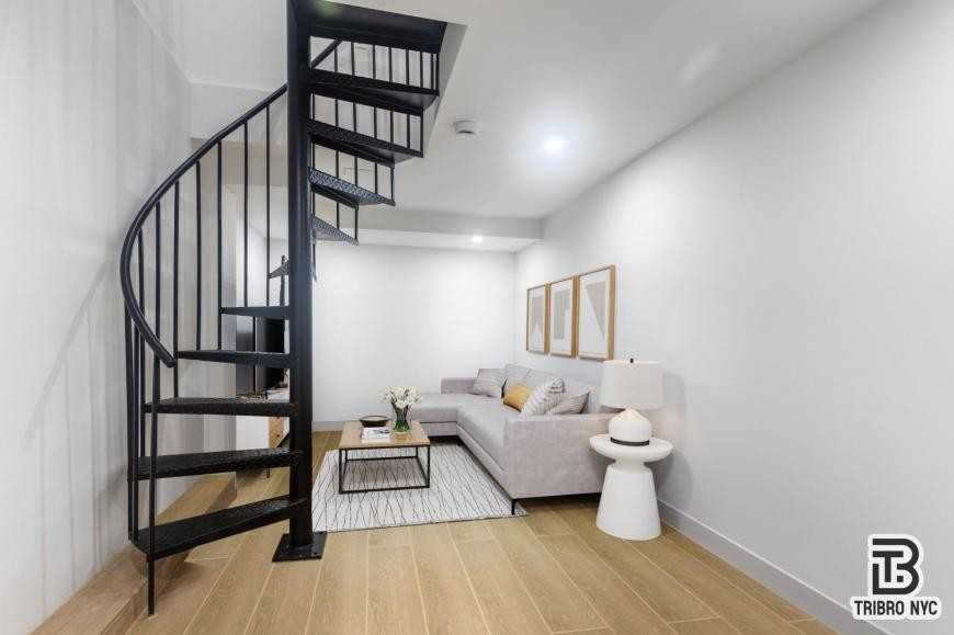 430 E 14th St - Photo 5 of 8