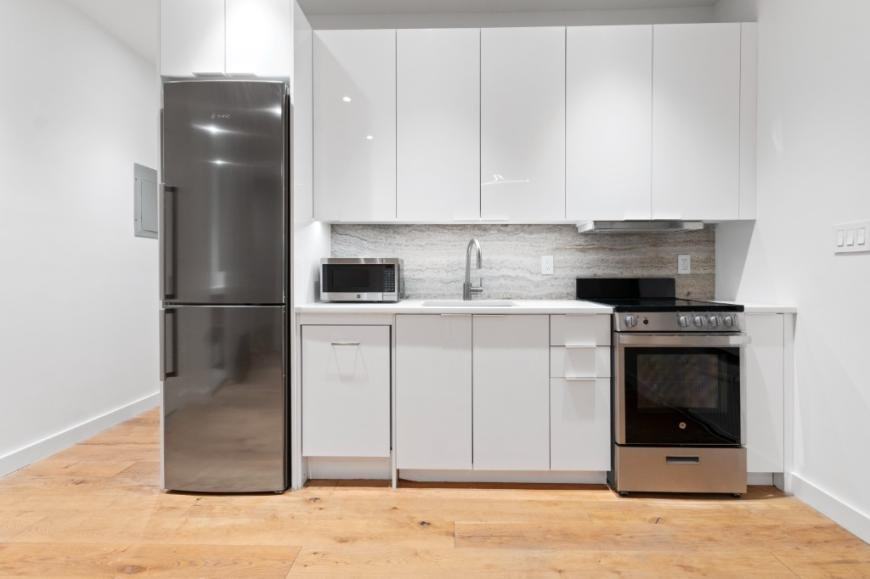 503 W 22nd St - Photo 2 of 10