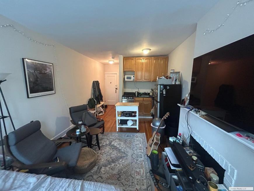 59 W 8th St - Photo 2 of 10