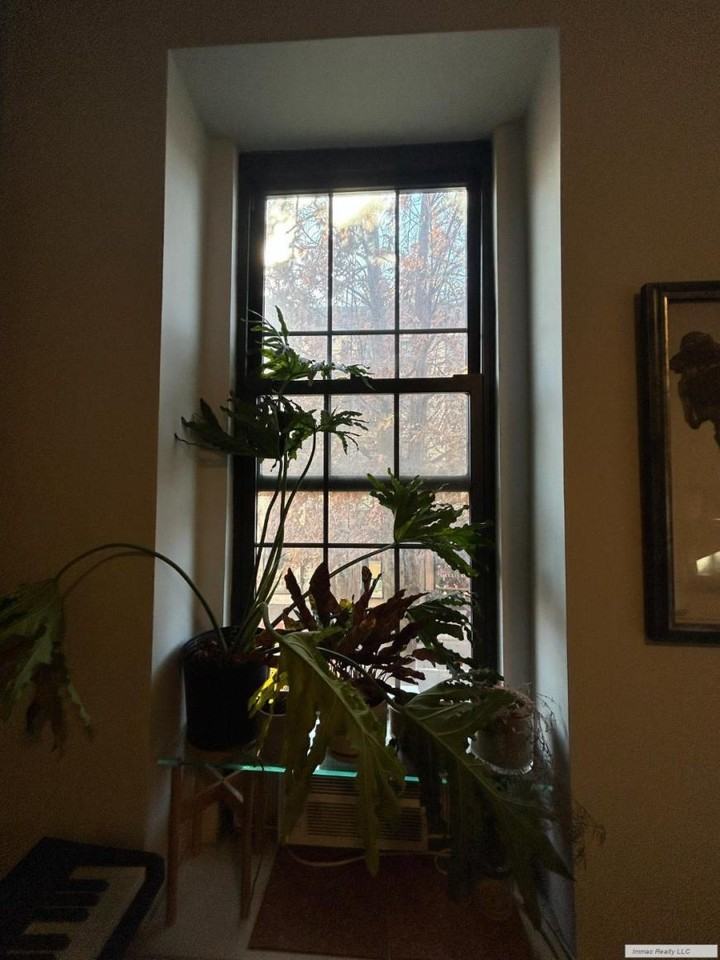 59 W 8th St - Photo 6 of 10