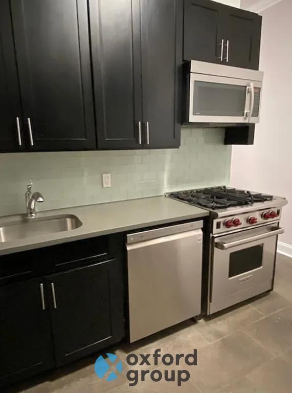 214 E 18th St - Photo 2 of 9
