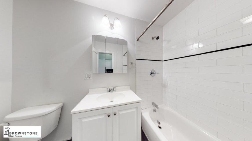 661 Henry St - Photo 5 of 5