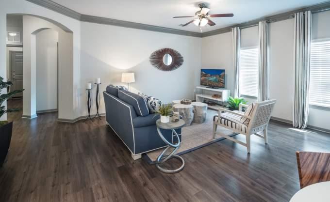 21500 Cypresswood Dr - Photo 2 of 10