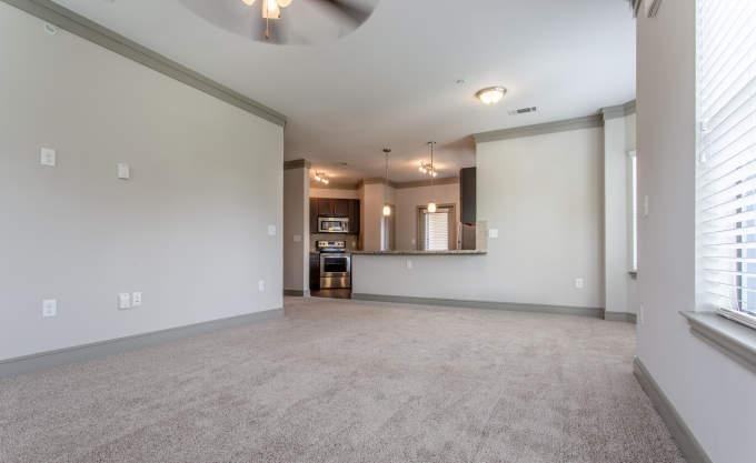 17802 Mound Rd - Photo 6 of 10