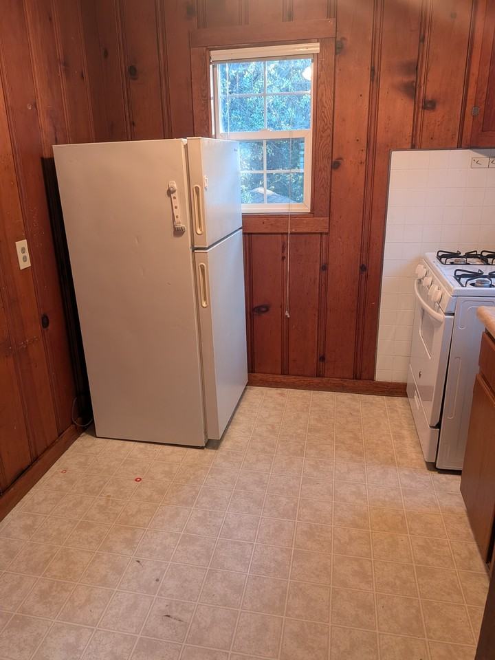 138 1/2 Donner Ave #138-1-2 - Photo 3 of 10