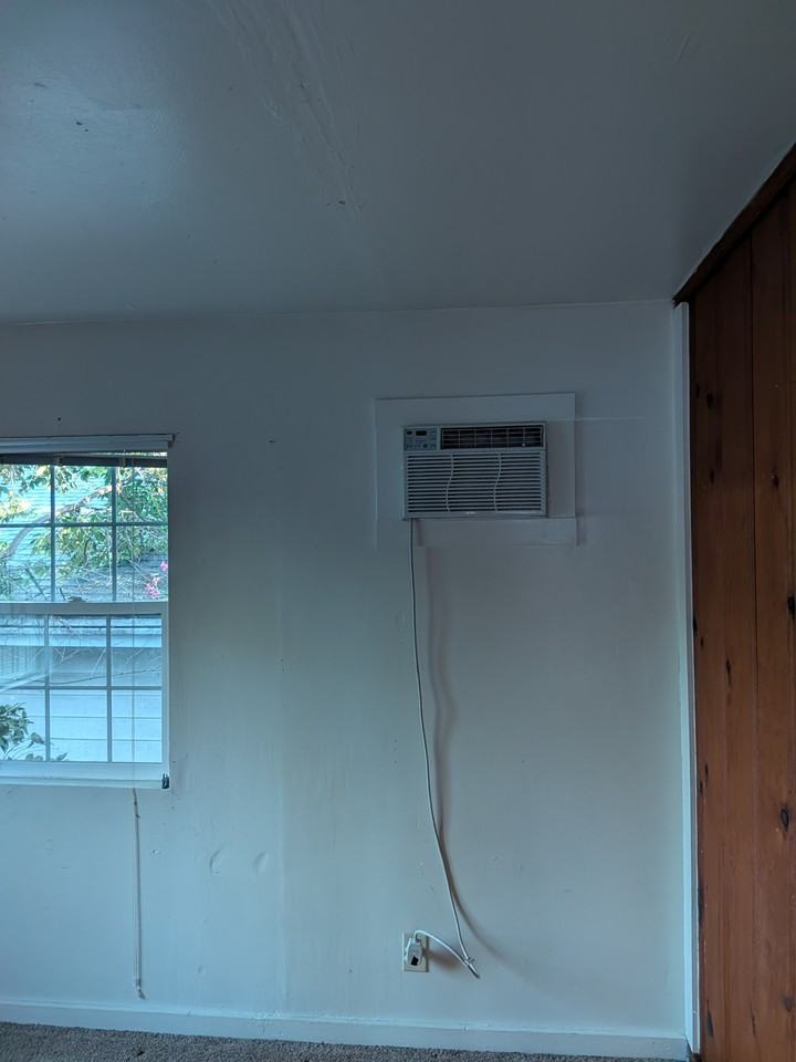 138 1/2 Donner Ave #138-1-2 - Photo 4 of 10