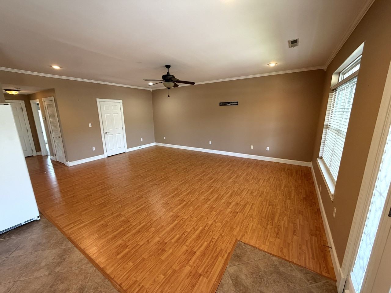 98 Melrose Drive - CUnit C #C - Photo 2 of 8