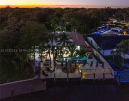featured image of 1030 Sw 14th Ter