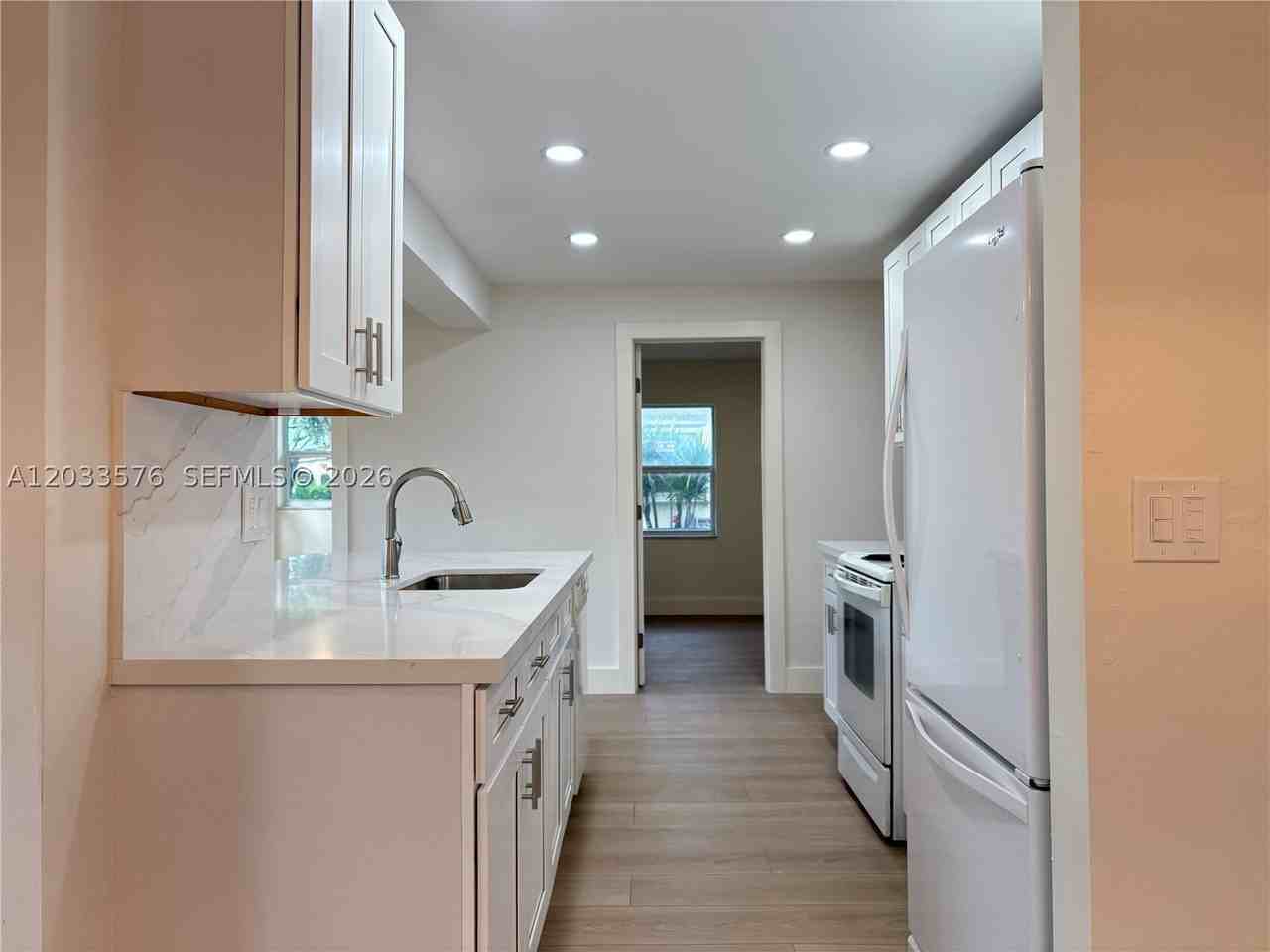 1221 Nw 44th St - Photo 6 of 38