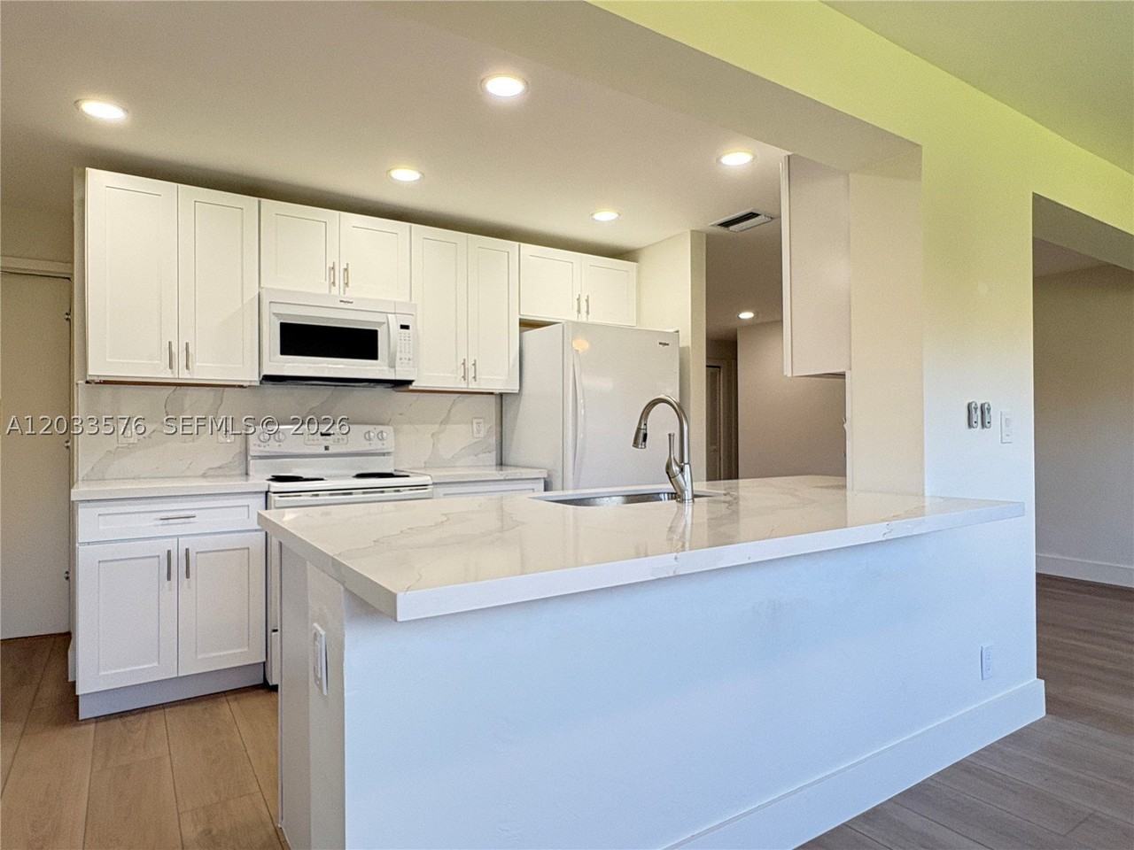 1221 Nw 44th St - Photo 7 of 38