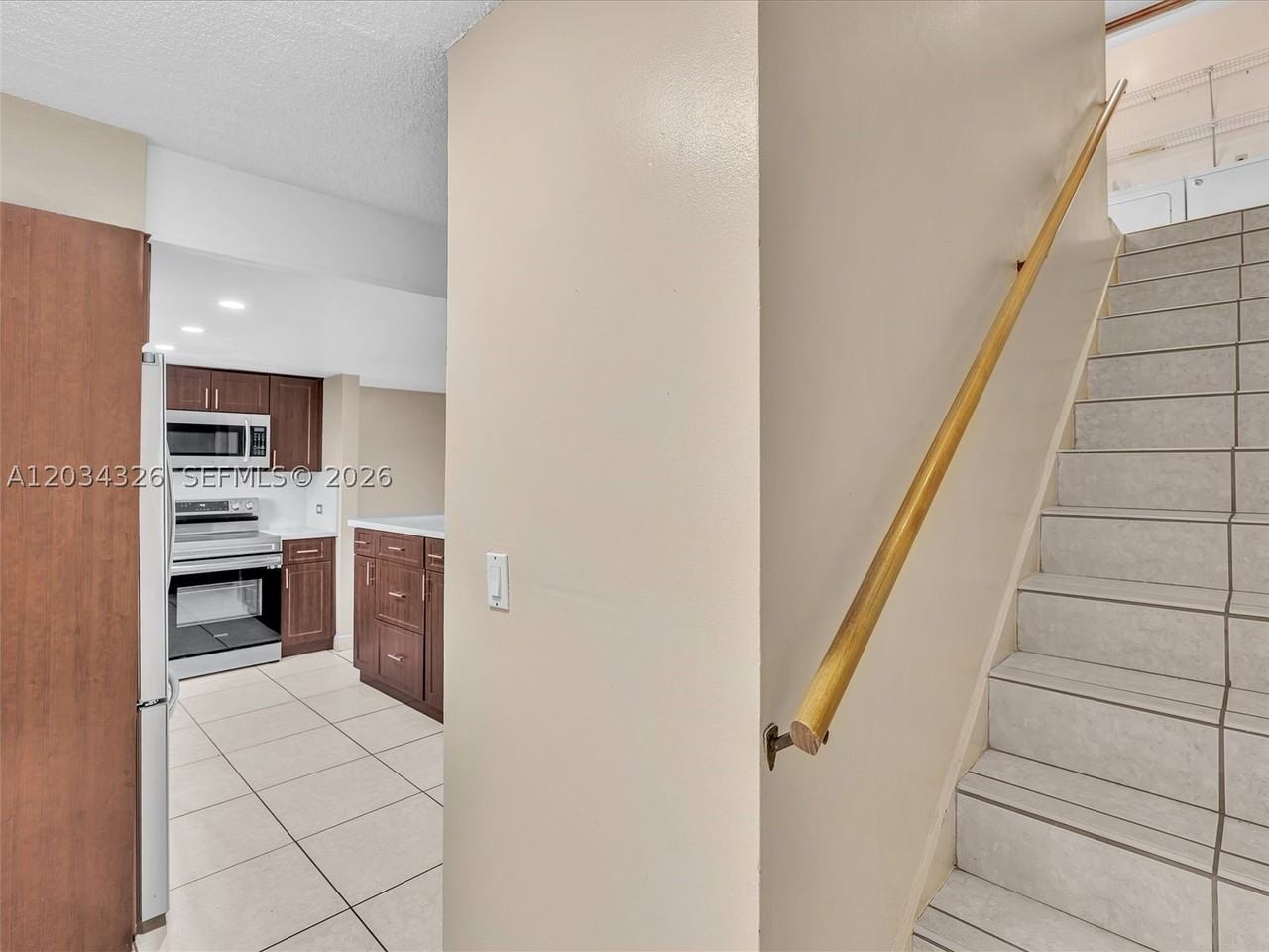 210 Nw 87th Ave #L206 - Photo 4 of 50