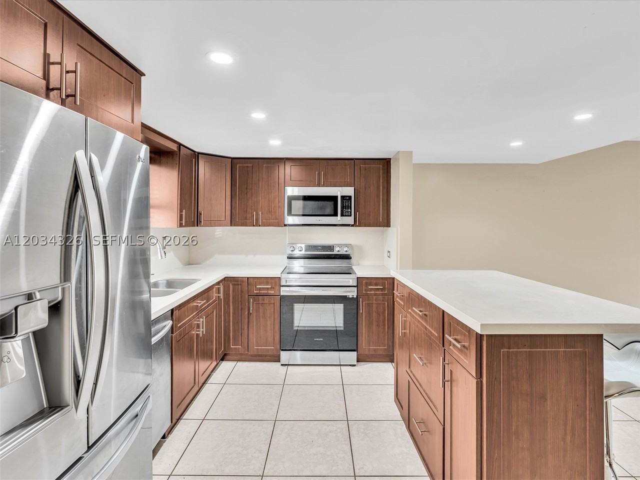 210 Nw 87th Ave #L206 - Photo 7 of 50