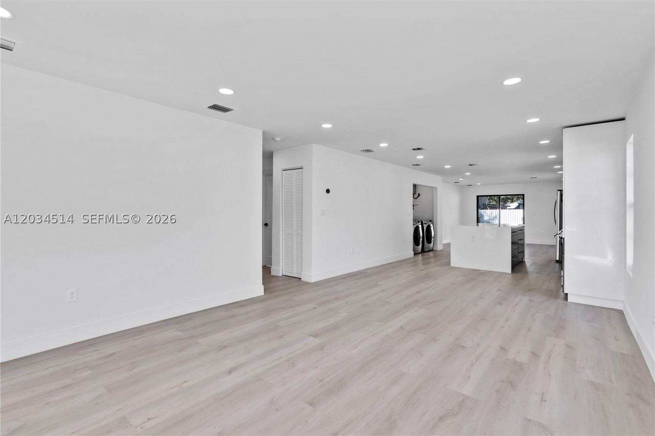 407 Nw 45th St #NA - Photo 2 of 21