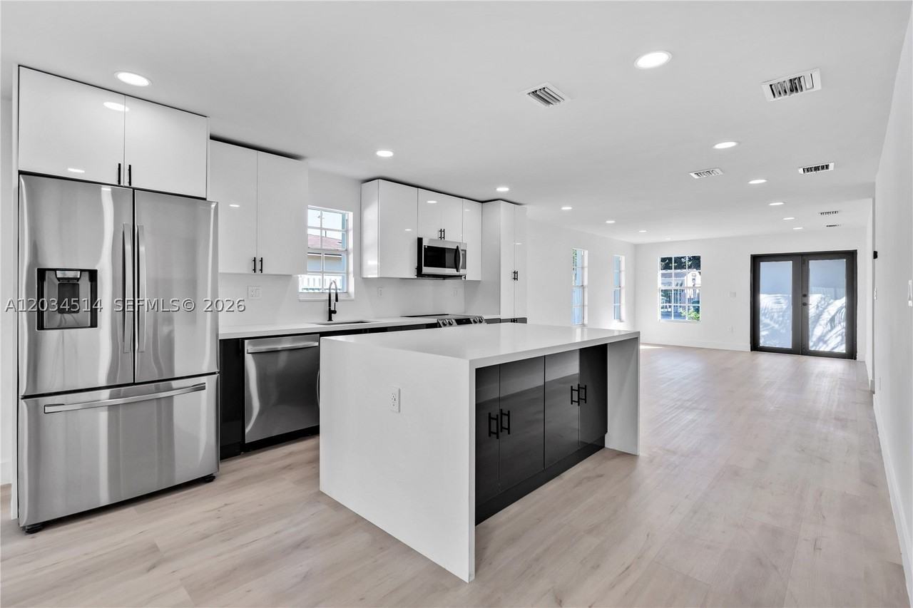 407 Nw 45th St #NA - Photo 4 of 21